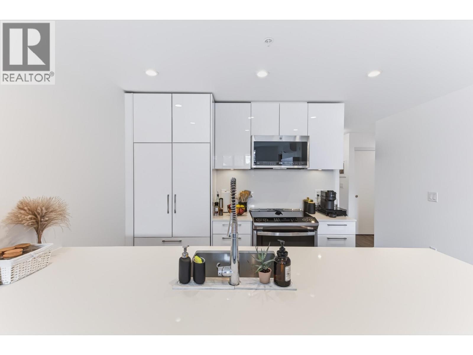 Photo of 200 2446 SHAUGHNESSY STREET 13