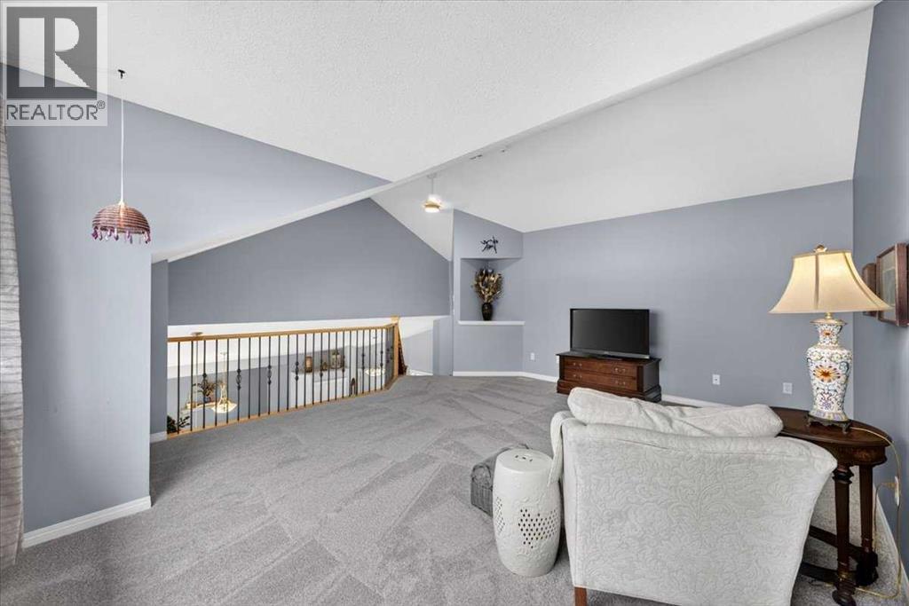 248 Springbank Villas SW photo 21
