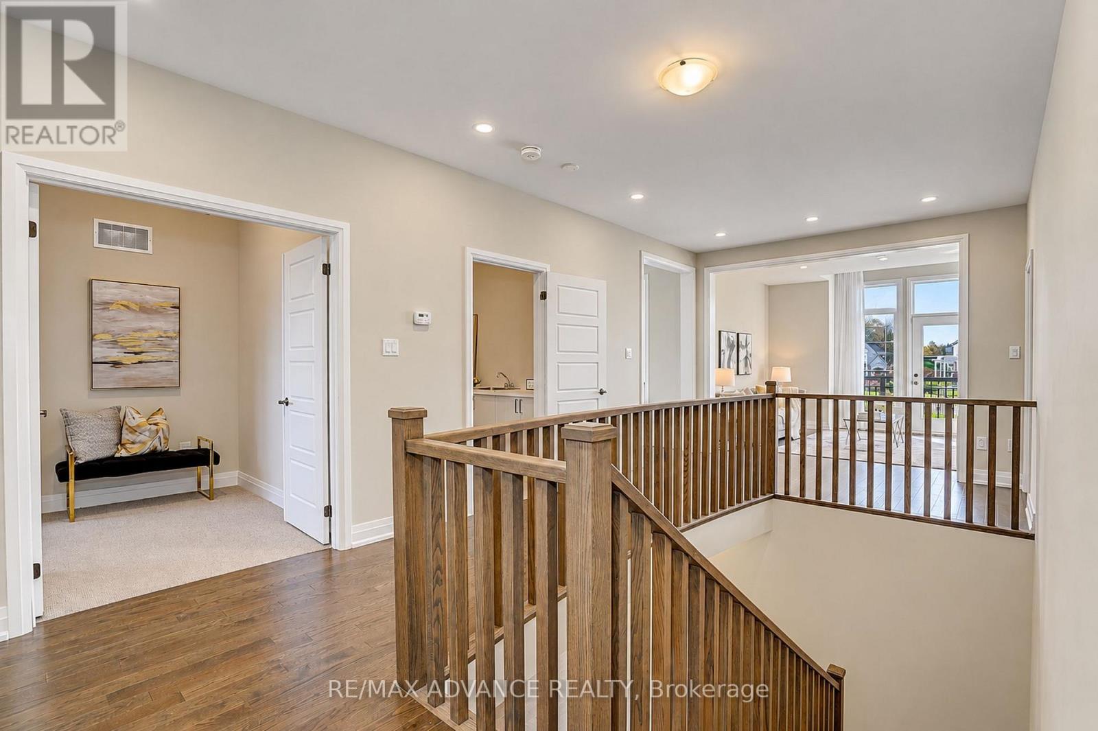 15 Kenneth Campbell Court, Aurora, ON photo 21