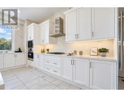 15 Kenneth Campbell Court, Aurora, ON L4G5Z4 Photo 13