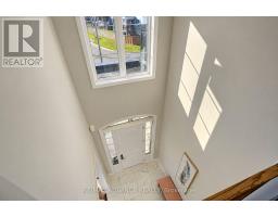 15 Kenneth Campbell Court, Aurora, ON L4G5Z4 Photo 23