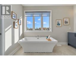 15 Kenneth Campbell Court, Aurora, ON L4G5Z4 Photo 32
