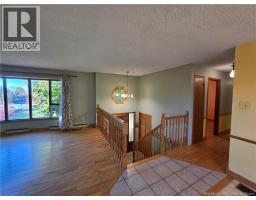 715 Clements Drive, photo 4