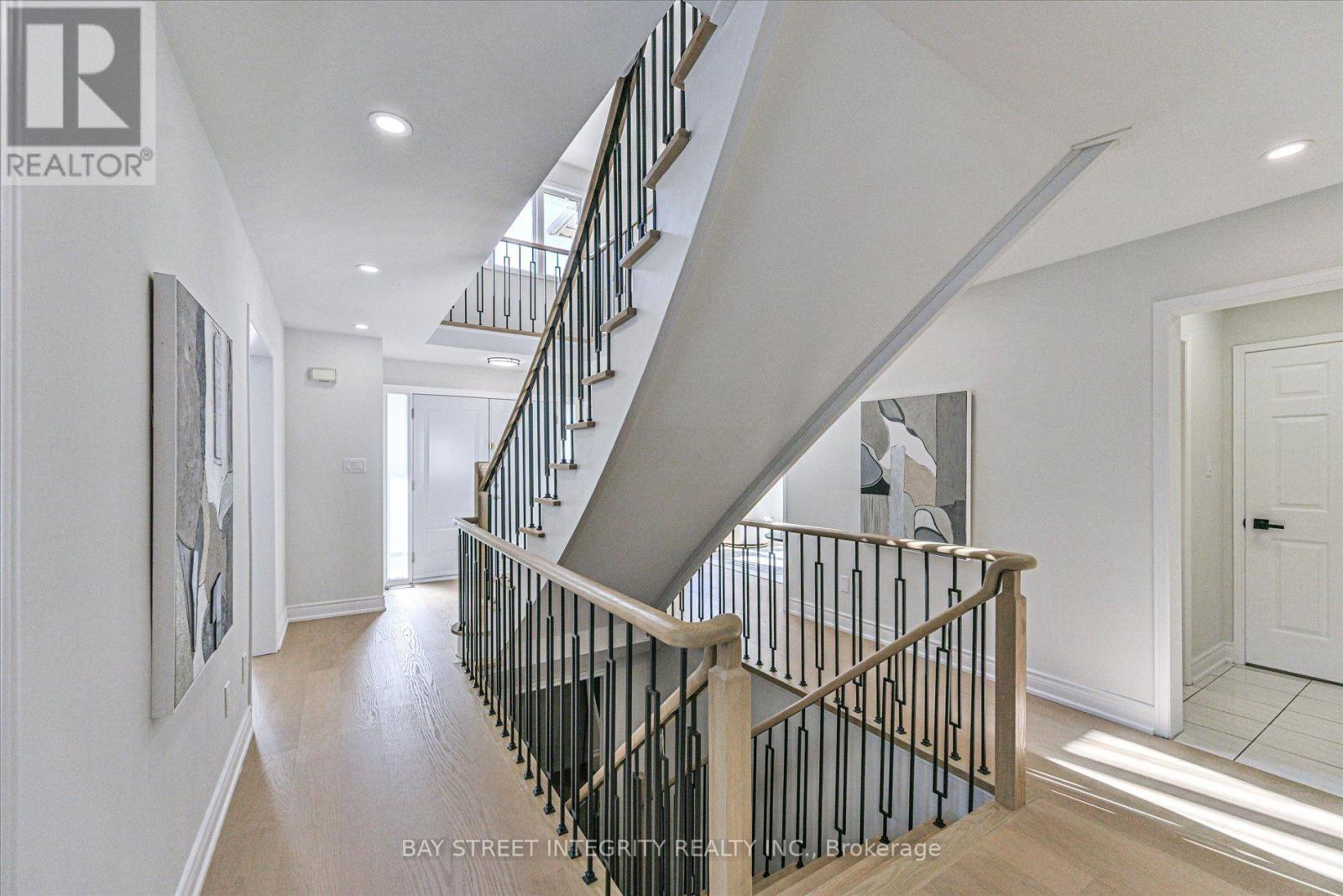 1225 Winterbourne Drive, Oakville, ON photo 7