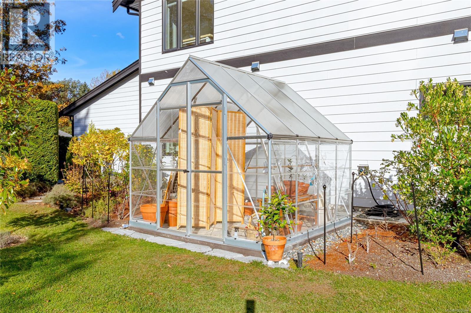 672 Mill Bay Pl, Mill Bay - Image 1