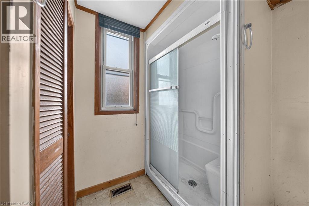 439 ALICE Avenue, Kitchener — photo 11