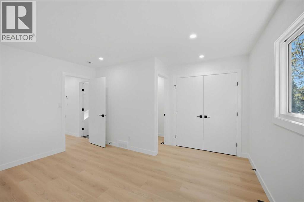 460 Queensland Place SE photo 29