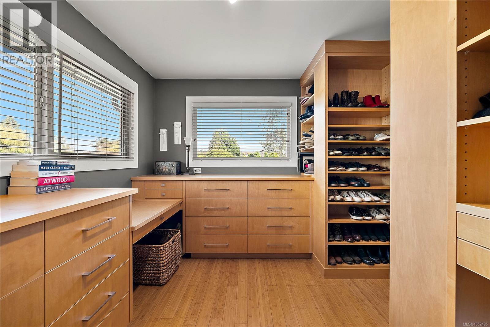  453 Monterey Avenue, Oak Bay
