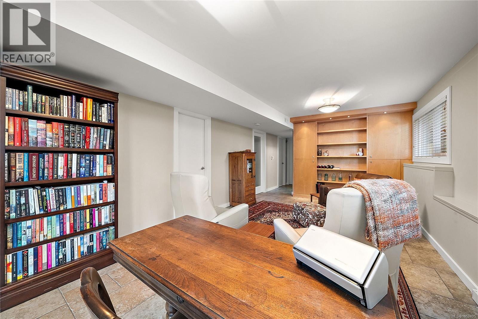  453 Monterey Avenue, Oak Bay
