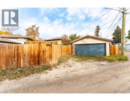 2018 Cottonwood Crescent Se, Calgary, AB T2B1T1 Photo 31