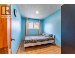 Office - 2018 Cottonwood Crescent Se, Calgary, AB T2B1T1 Photo 11
