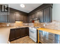 Sunroom - 2018 Cottonwood Crescent Se, Calgary, AB T2B1T1 Photo 7