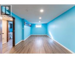 2018 Cottonwood Crescent Se, Calgary, AB T2B1T1 Photo 22