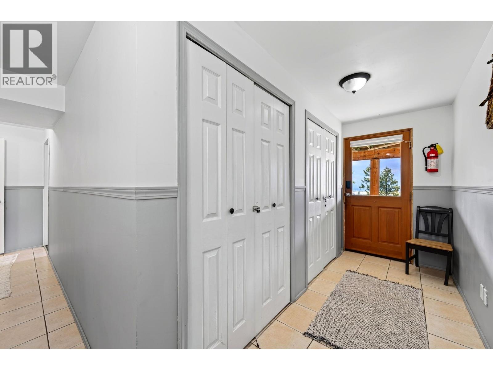 2405 95 Highway - 44