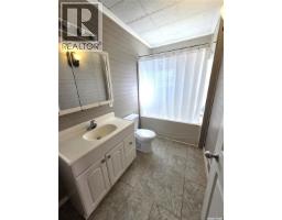 414 Young Street, Bienfait, SK S0C0M0 Photo 12