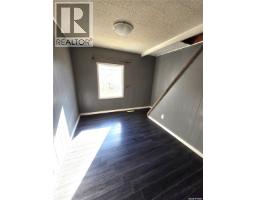 414 Young Street, Bienfait, SK S0C0M0 Photo 16
