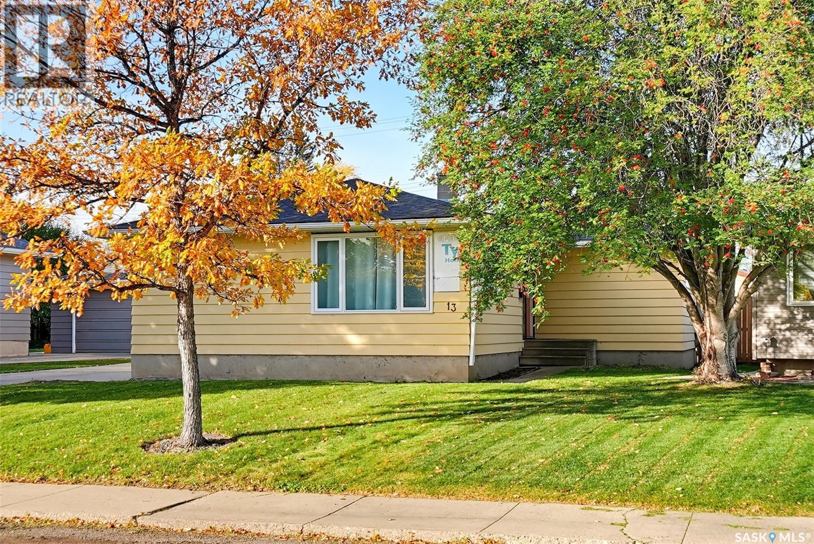 13 Stewart AVENUE, Saskatoon — photo 3