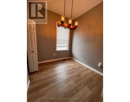Kitchen - 223 Waterloo Street, London East, ON N6B2N2 Photo 8