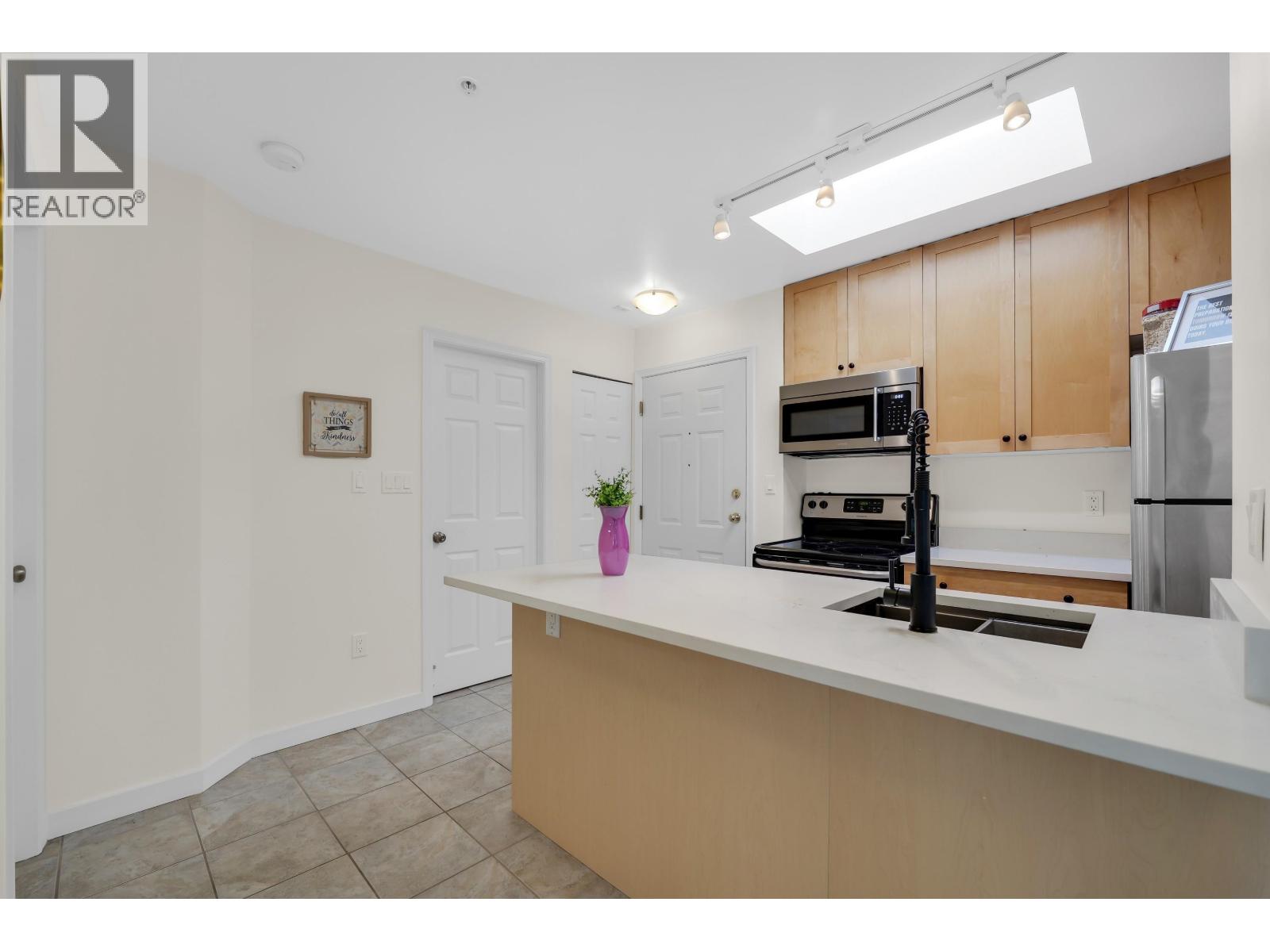 Photo of B307 40120 WILLOW CRESCENT 11