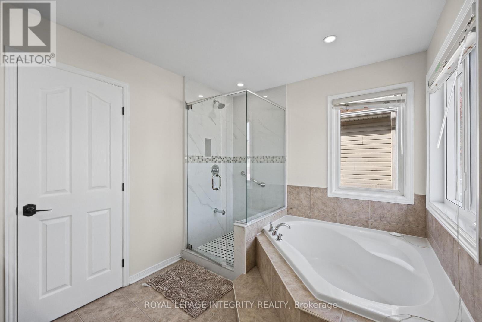 Condos for Sale in Ottawa – 104 WHITESTONE DRIVE, Ottawa – By Peter Sagos - Image 18