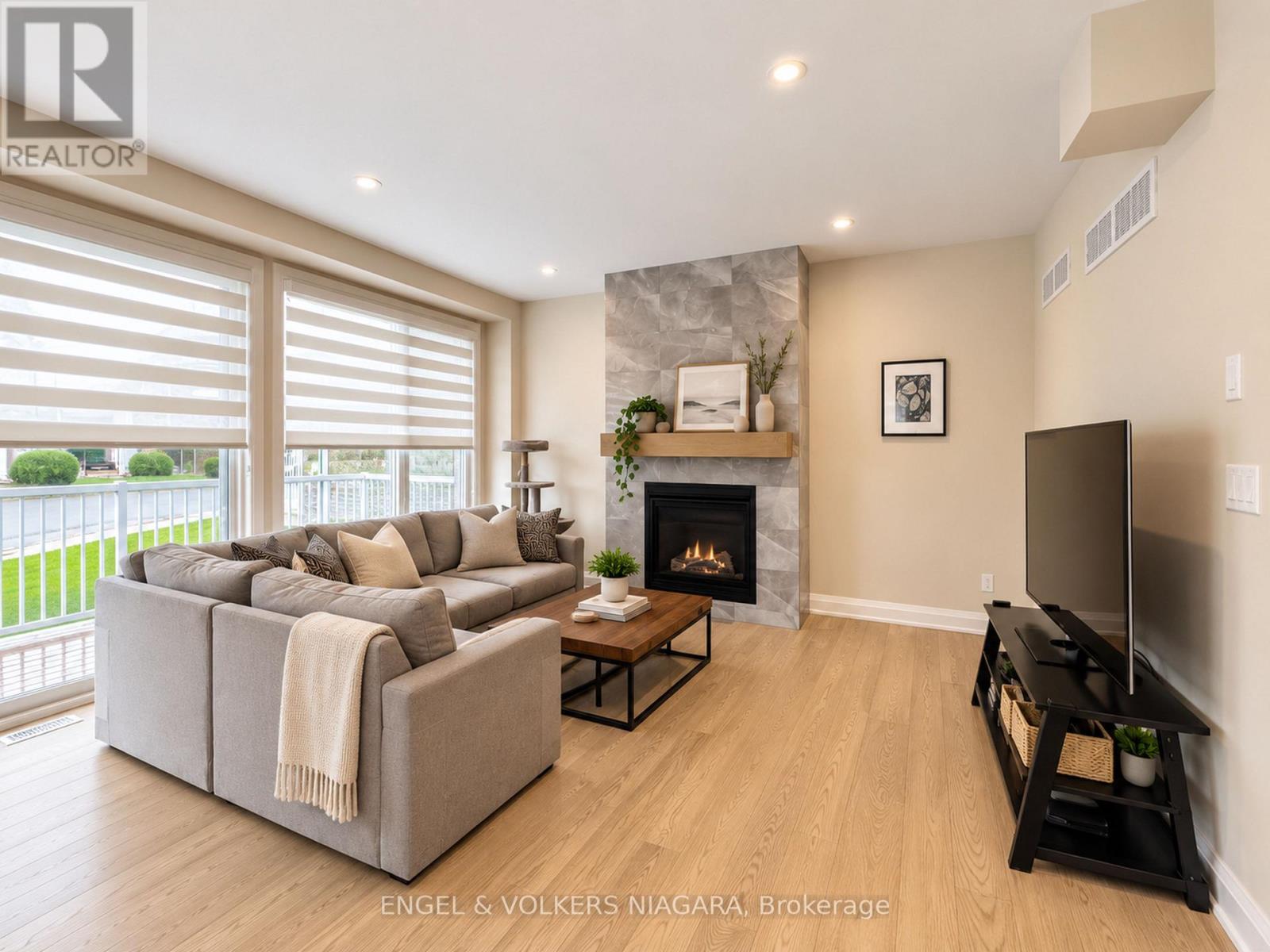 4499 FOURTH AVENUE - 22