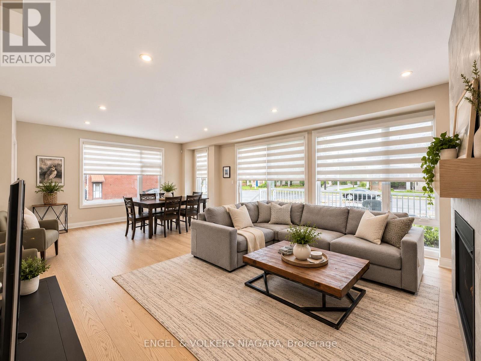 4499 FOURTH AVENUE - 23