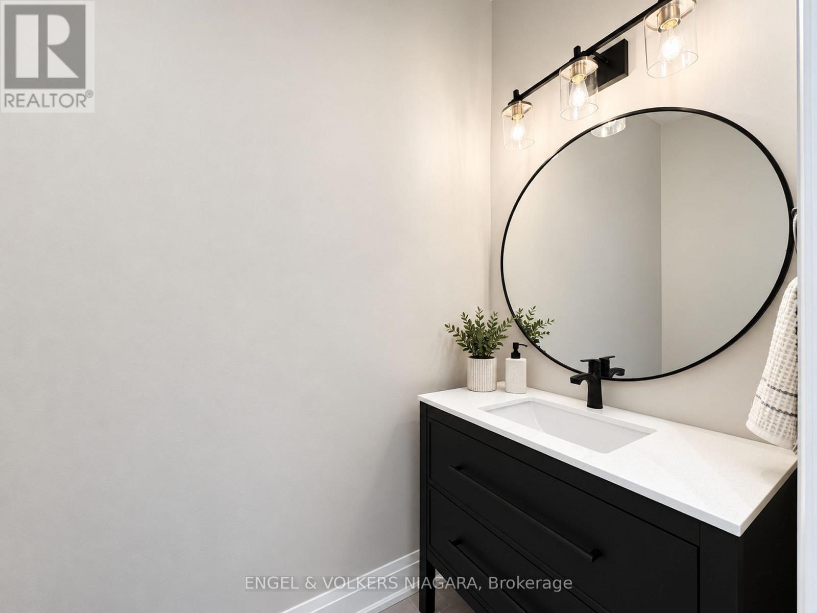 4499 FOURTH AVENUE - 27