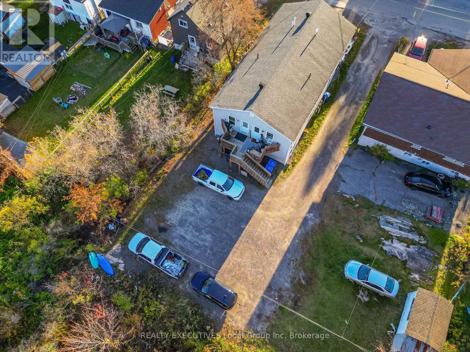 860 Worthington photo 4