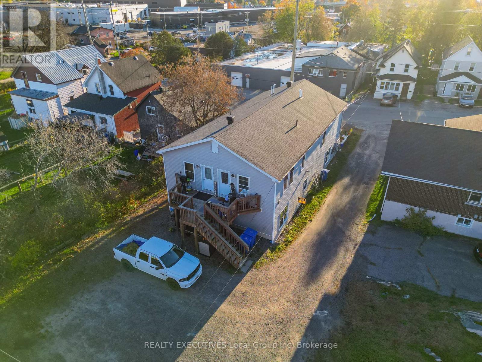 860 Worthington photo 5