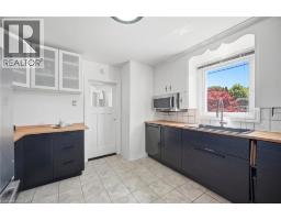 94 Clarendon Avenue, Hamilton, ON L9A3A3 Photo 16