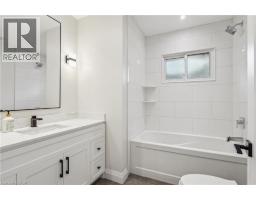 121 Toby Crescent Unit# Main, Hamilton, ON L8T2N9 Photo 13