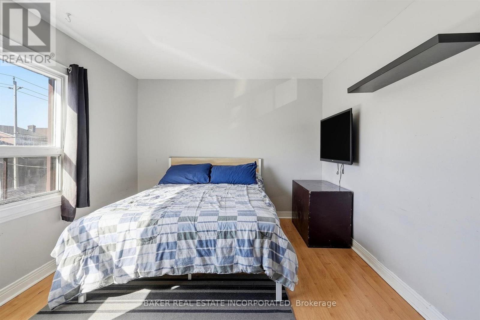 1867 Dufferin Street, Toronto, ON photo 18