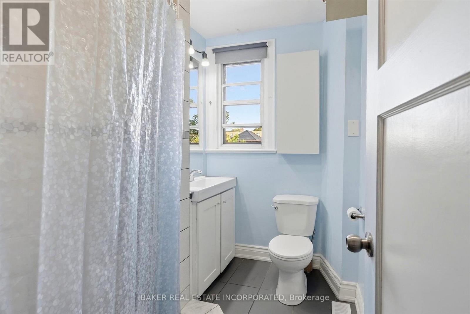 1867 Dufferin Street, Toronto, ON photo 20