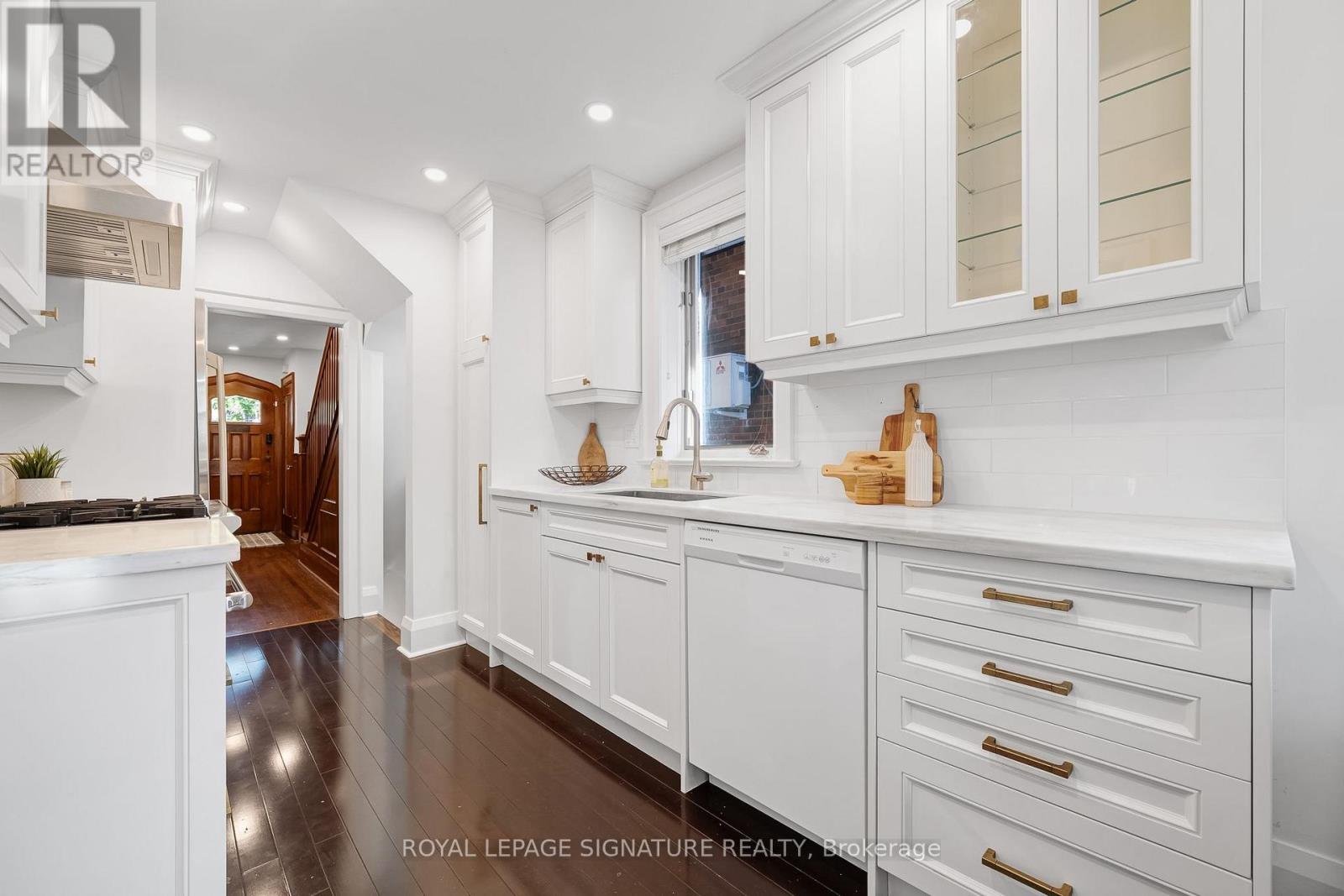 25 Cranbrooke Avenue, Toronto, ON photo 12