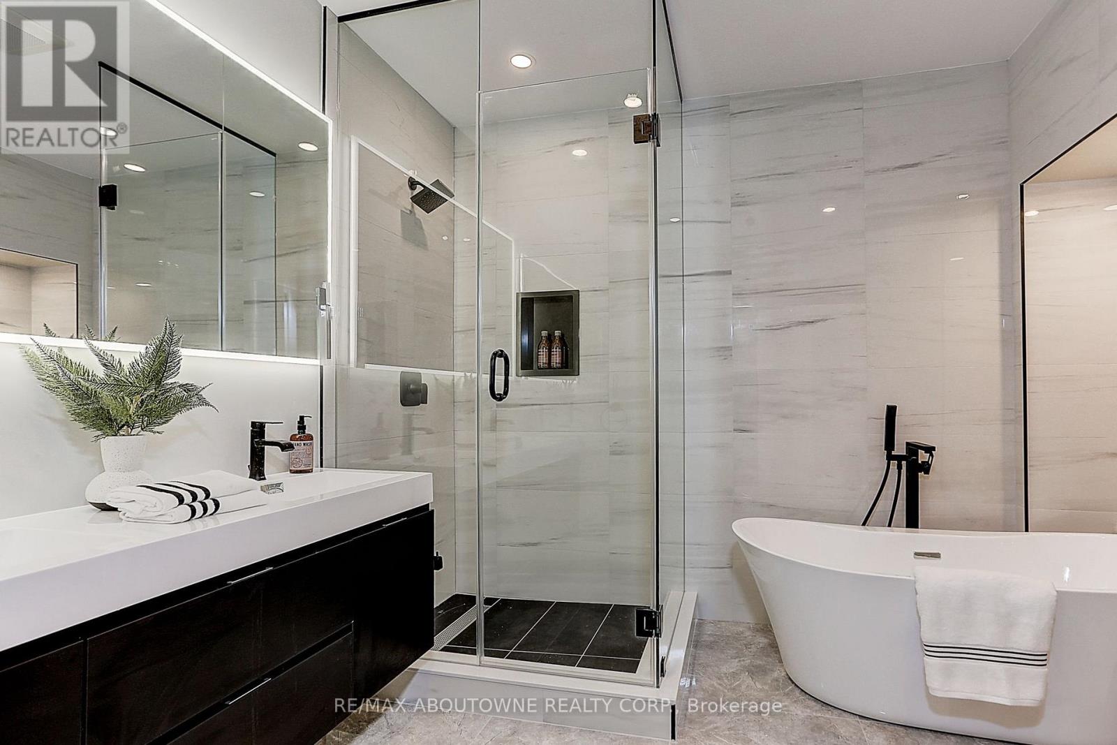 564 Dufferin Street, Toronto, ON photo 15