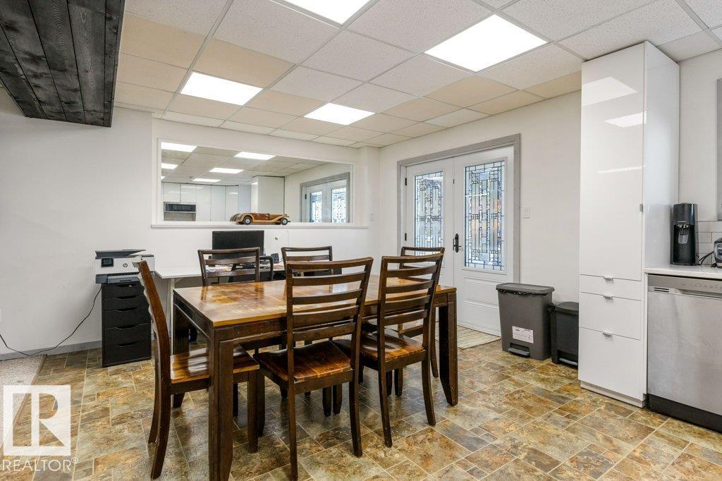 4 Fleetwood Crescent, photo 34