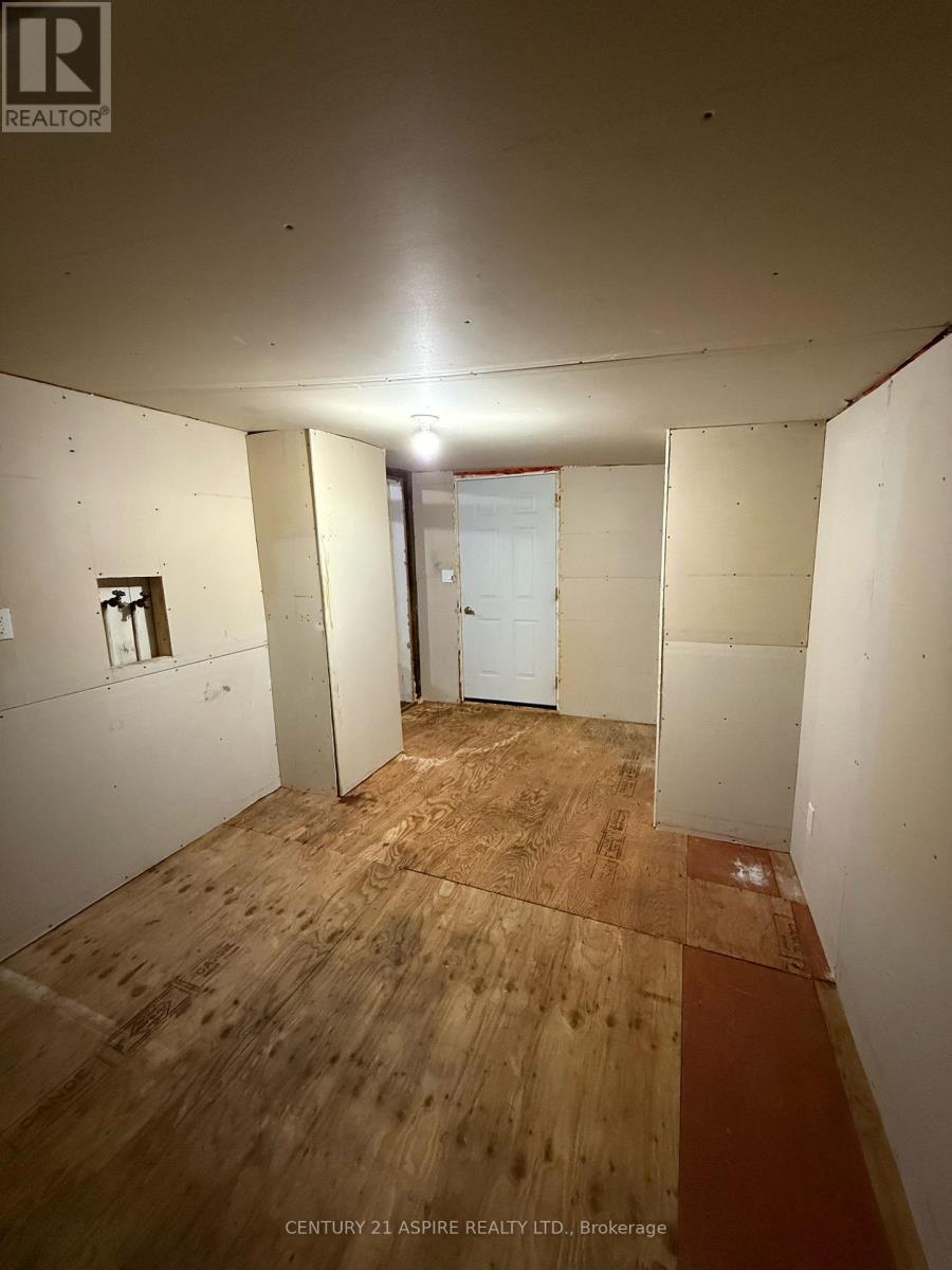 4 Bed, 1 Bath House for Sale in Pembroke – 998 BRONX STREET, Pembroke – MLS# X14103298 - Image 28