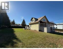 Primary Bedroom - 998 Bronx Street, Pembroke, ON K8A6G3 Photo 7