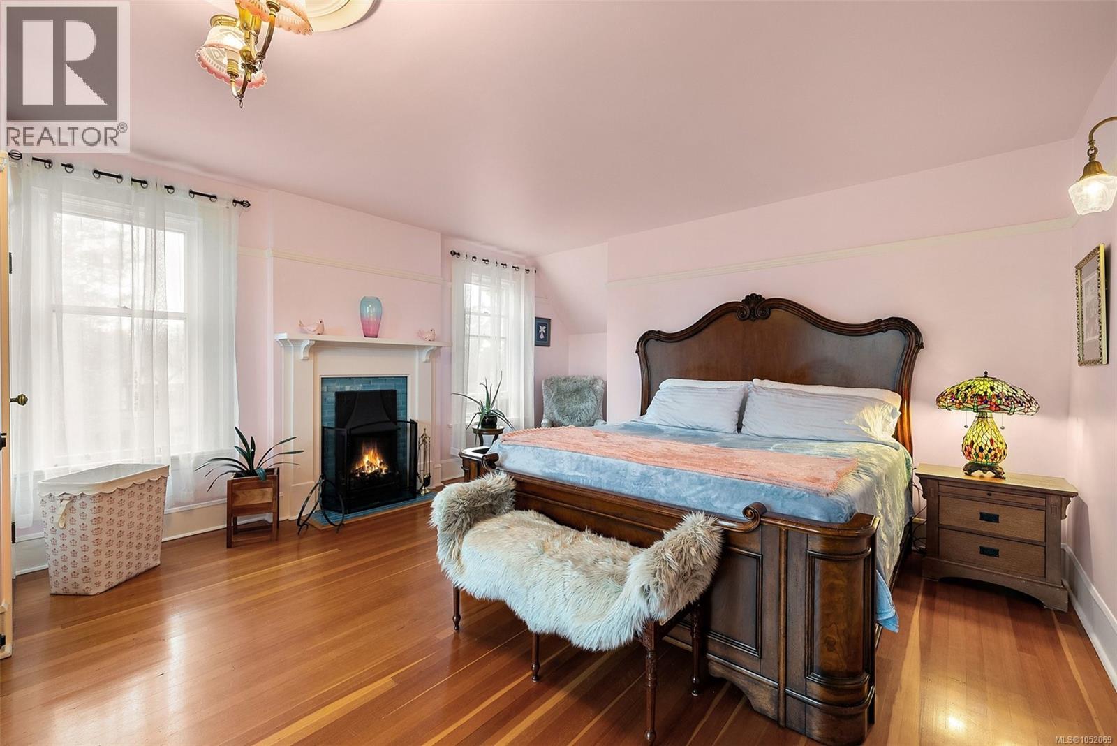 1900 Belmont Ave - 21