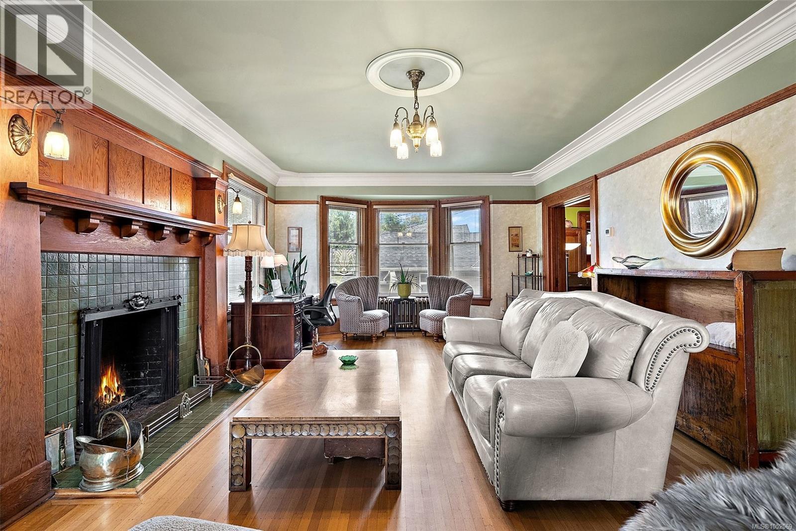 1900 Belmont Ave - 9
