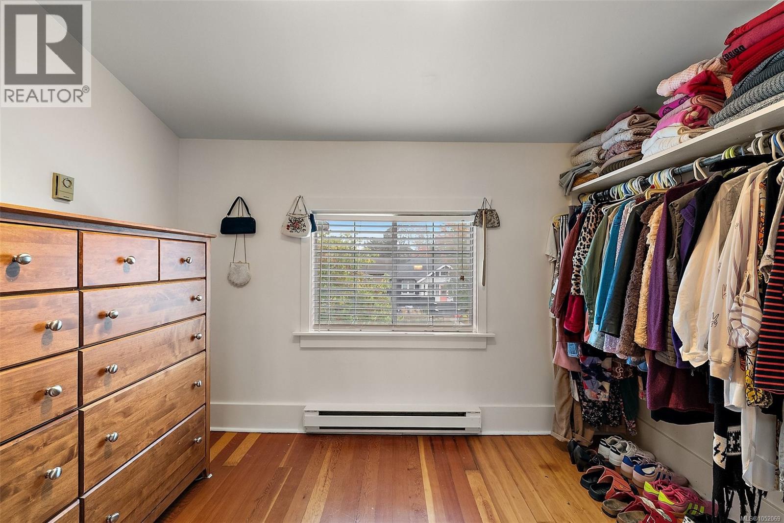 1900 Belmont Ave - 26