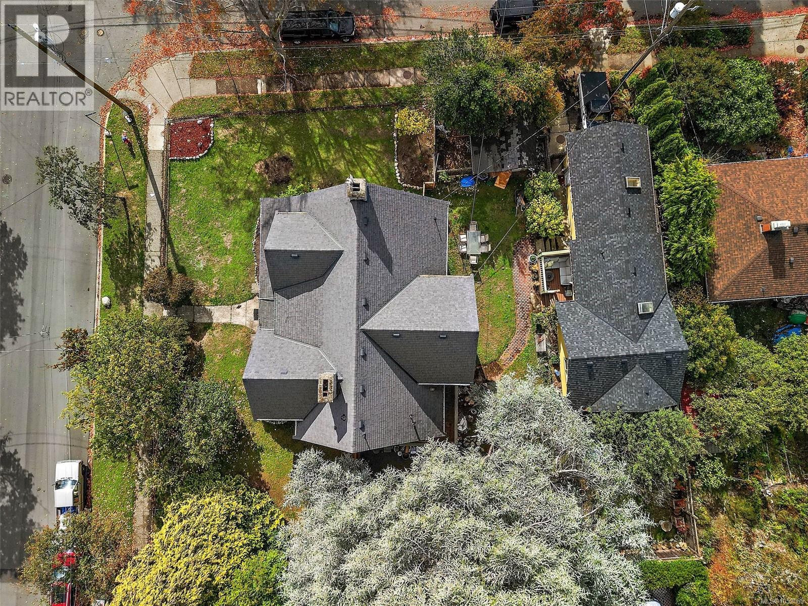 1900 Belmont Ave - 44
