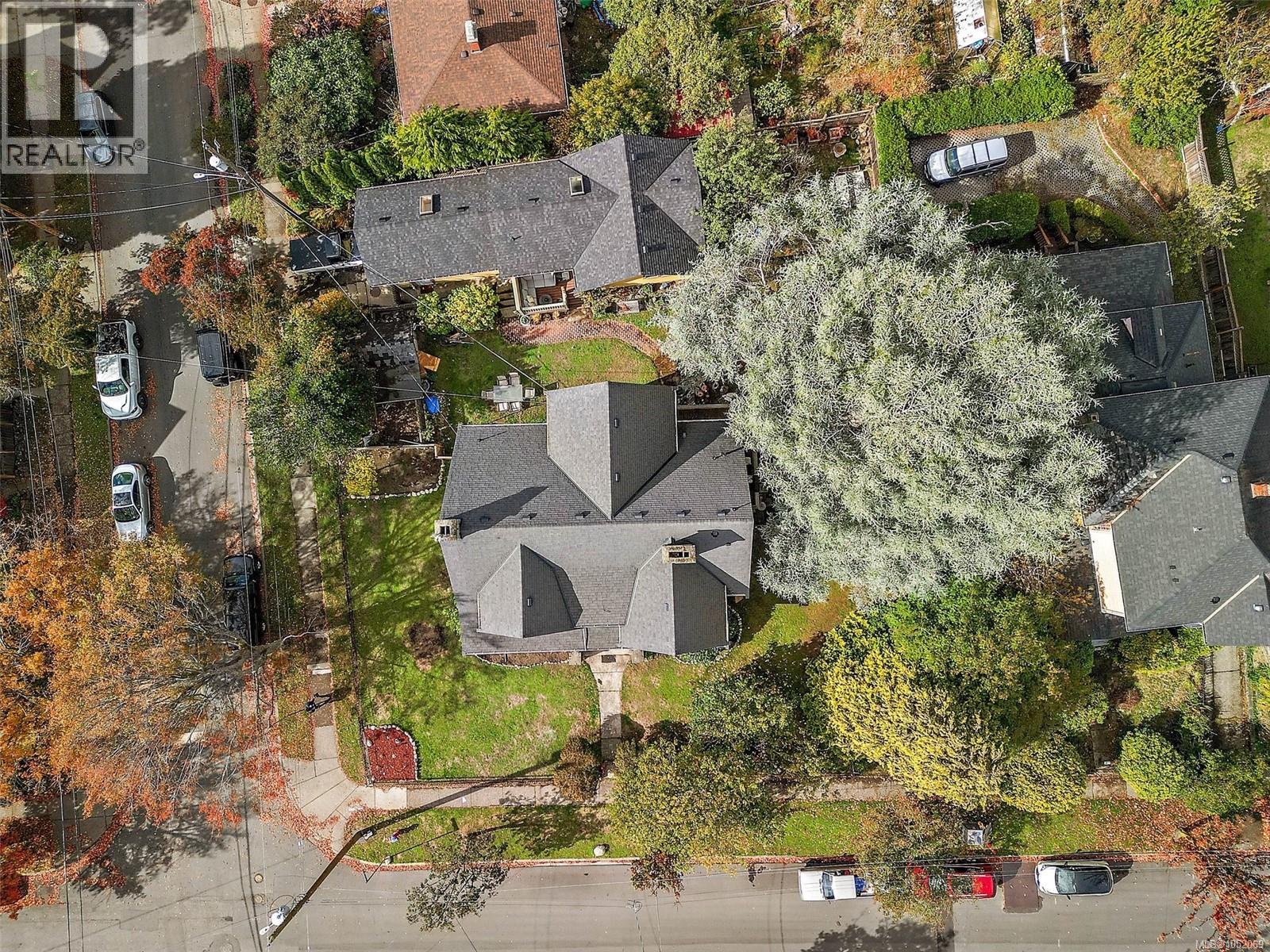 1900 Belmont Ave - 43