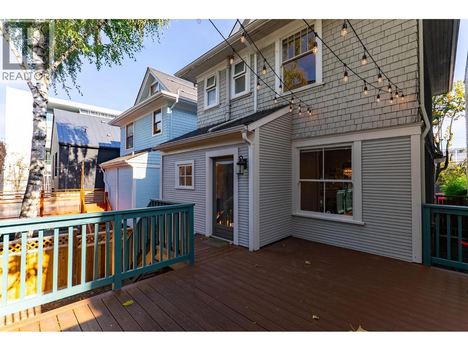 Photo of 2115 COLUMBIA STREET 18