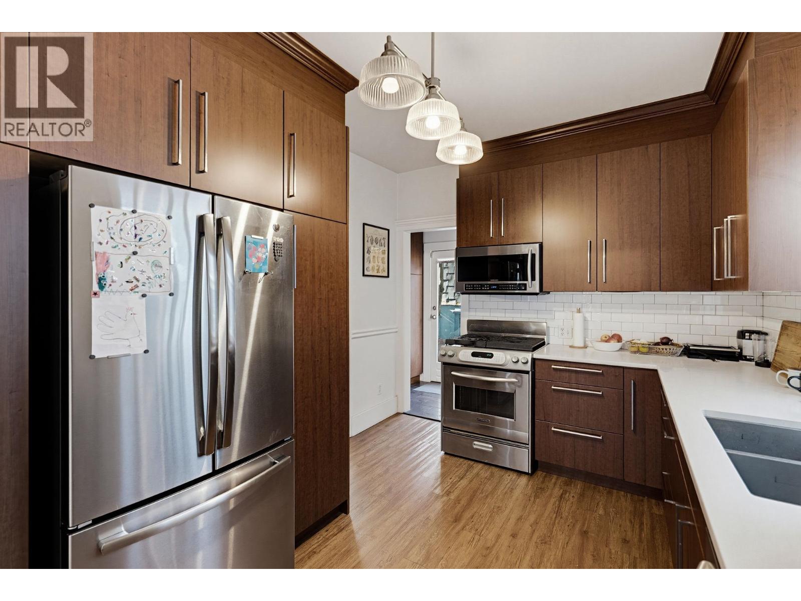Photo of 2115 COLUMBIA STREET 13