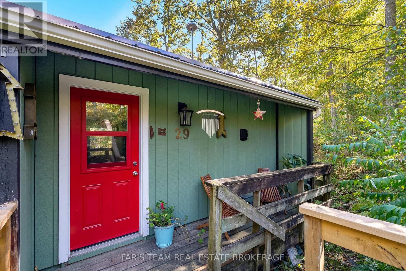 29 Oneida Avenue, Oro-Medonte, ON photo 1