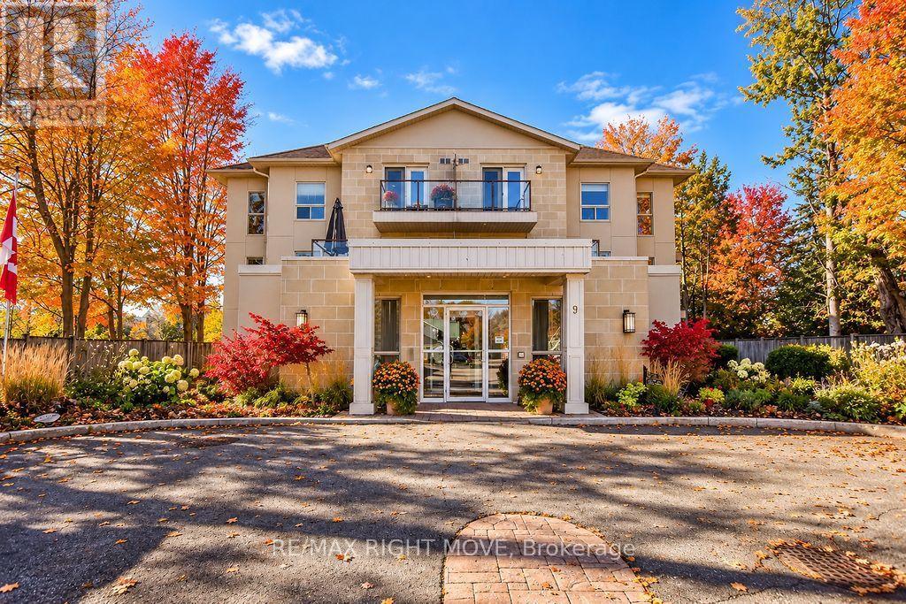 #UNIT 302 9 WESTMOUNT DRIVE S - 32
