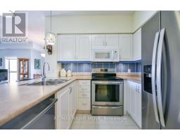 Bathroom - Unit 302 - 9 Westmount Drive S, Orillia, ON L3V6C8 Photo 7