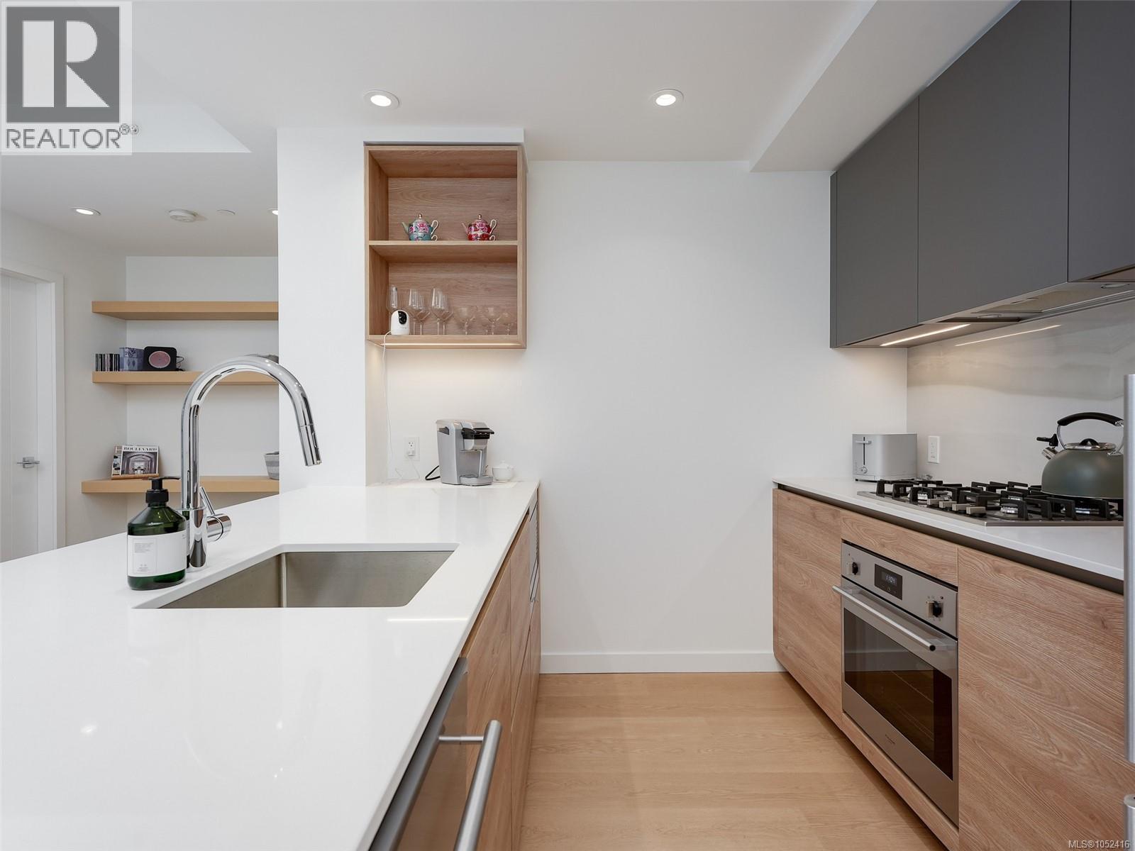 606 363 Tyee Road, Victoria