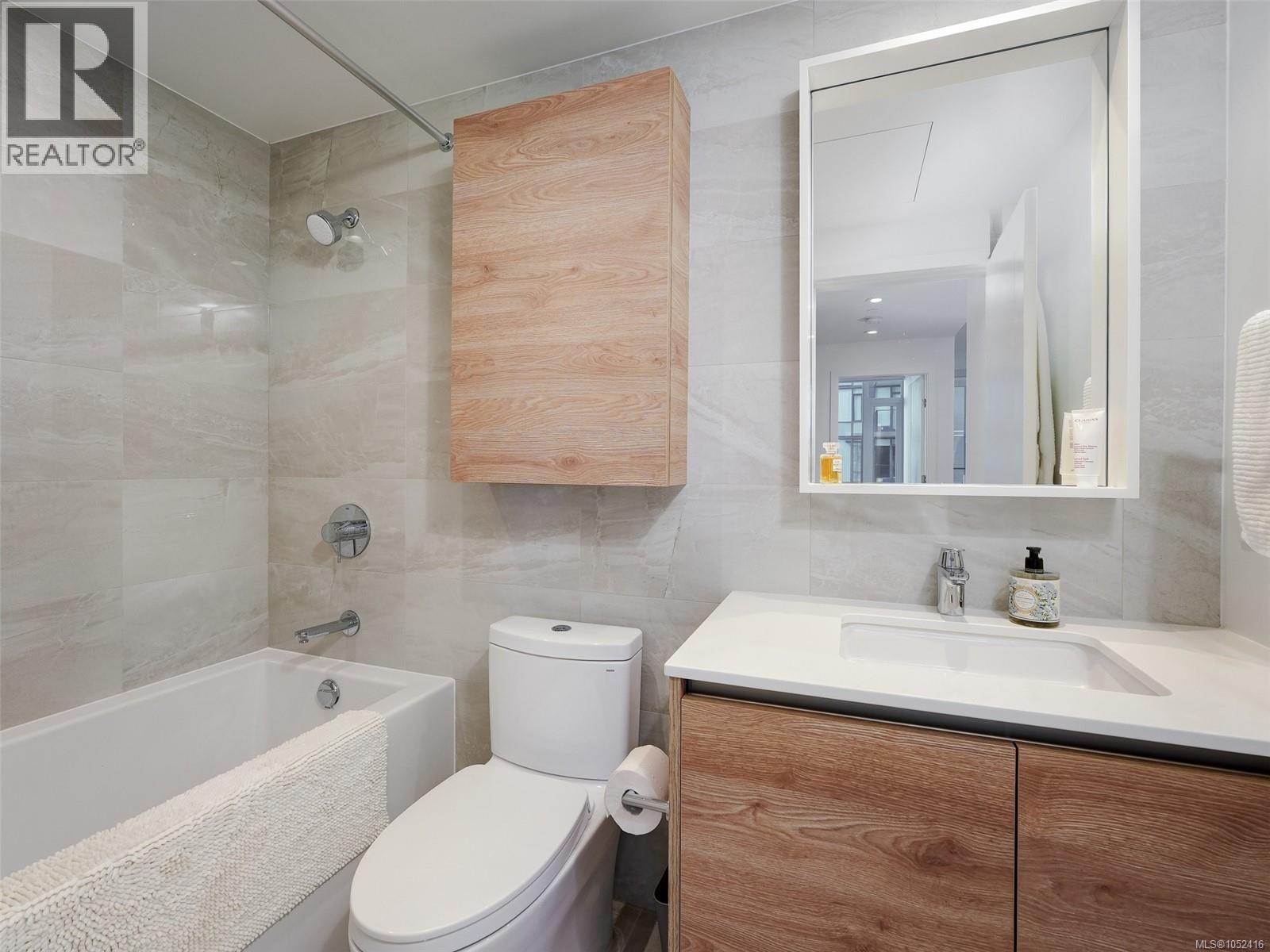 #606 363 Tyee Rd - 17